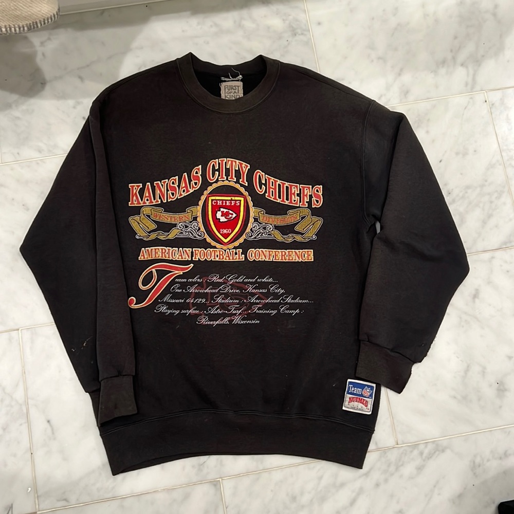 Black vintage Kansas City Chiefs sweatshirt. Size Large. Team NFL Nutmeg
